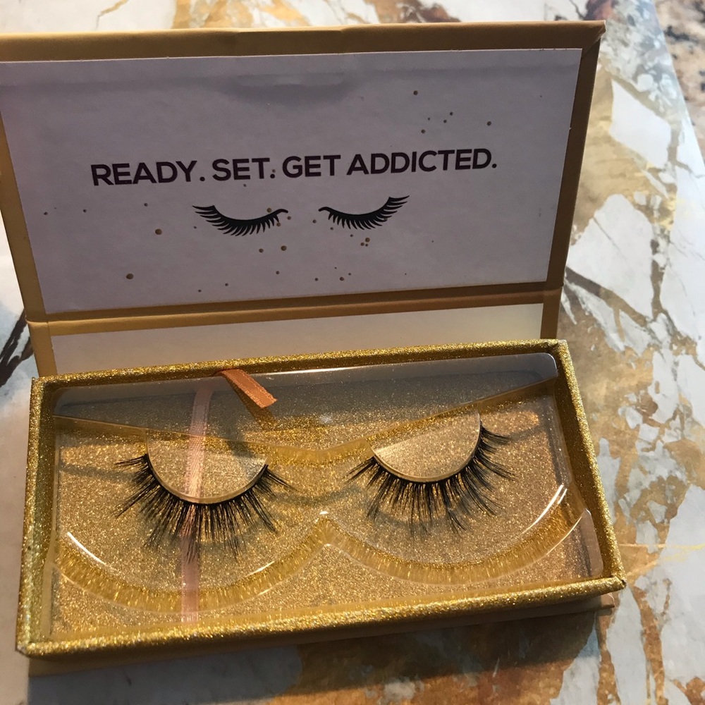 Lashaholic Luxury Lashes Instaglam